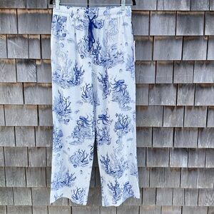 Maison D’ Amelie Women's Blue and White Printed Casual Pants